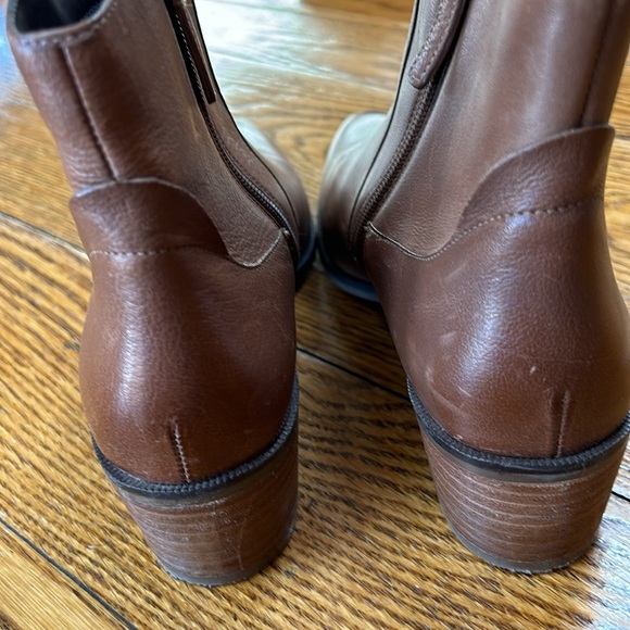 Cole Haan Macie style brown bootie. Leather uppers. Side zip. Almond toe. Size 8 - Picture 4 of 8